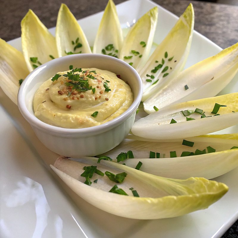 Endive with Roasted Garlic Dip